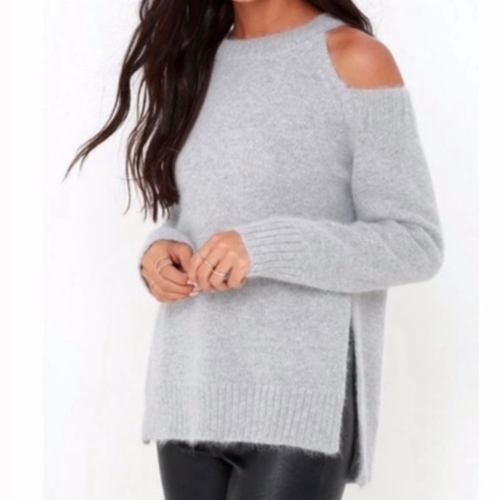 J.O.A. | Women’s Breathe Easy Cold Shoulder Angora Blend Grey Sweater size Large